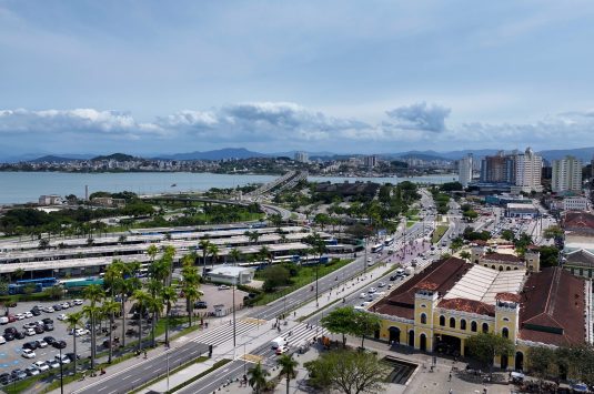 Morar bem no centro: praticidade e qualidade de vida no Downtown by Builder